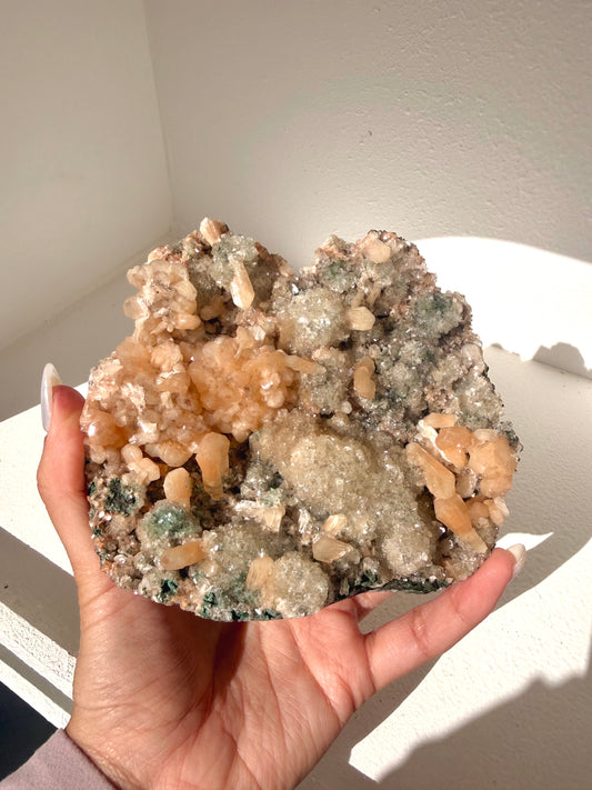 Micro Heulabdite On Calcite