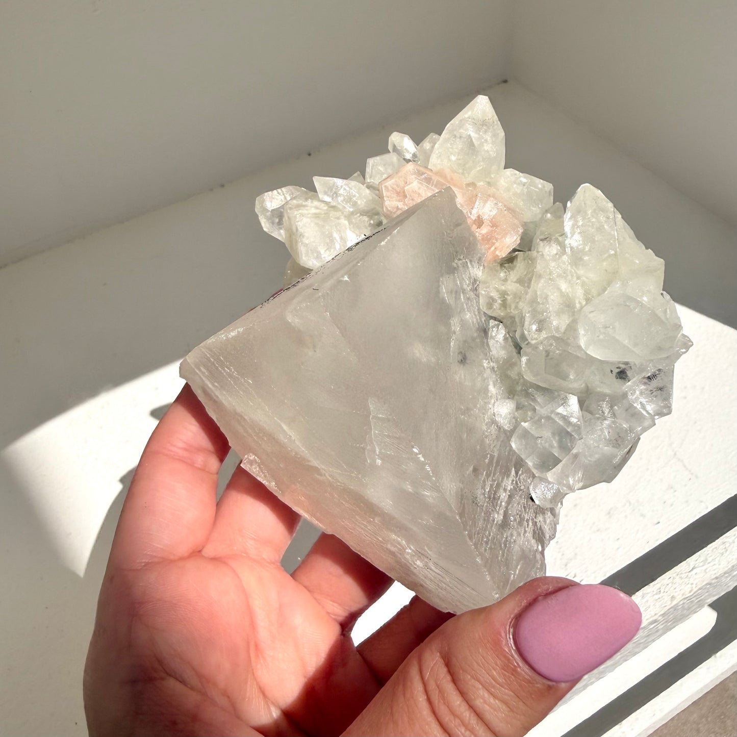 Heulandite + Apophyllite On Calcite