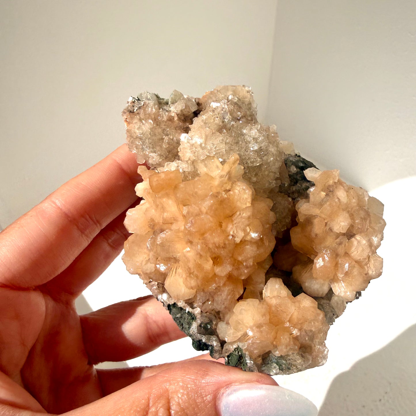 Micro Heulabdite On Calcite