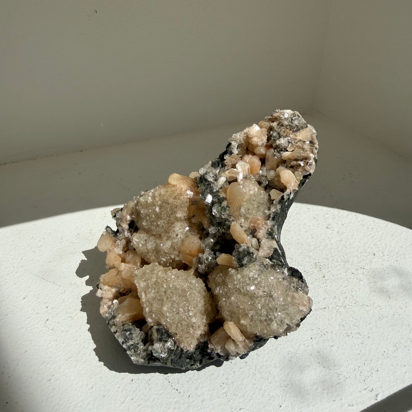 Micro Heulabdite On Calcite Freeform