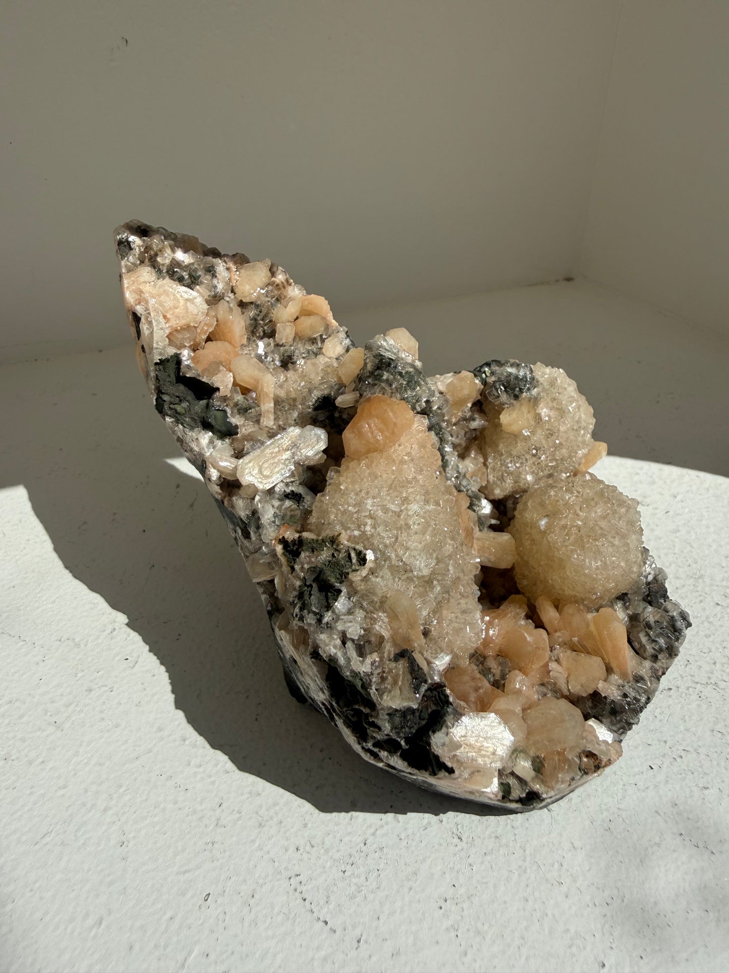Micro Heulabdite On Calcite Freeform